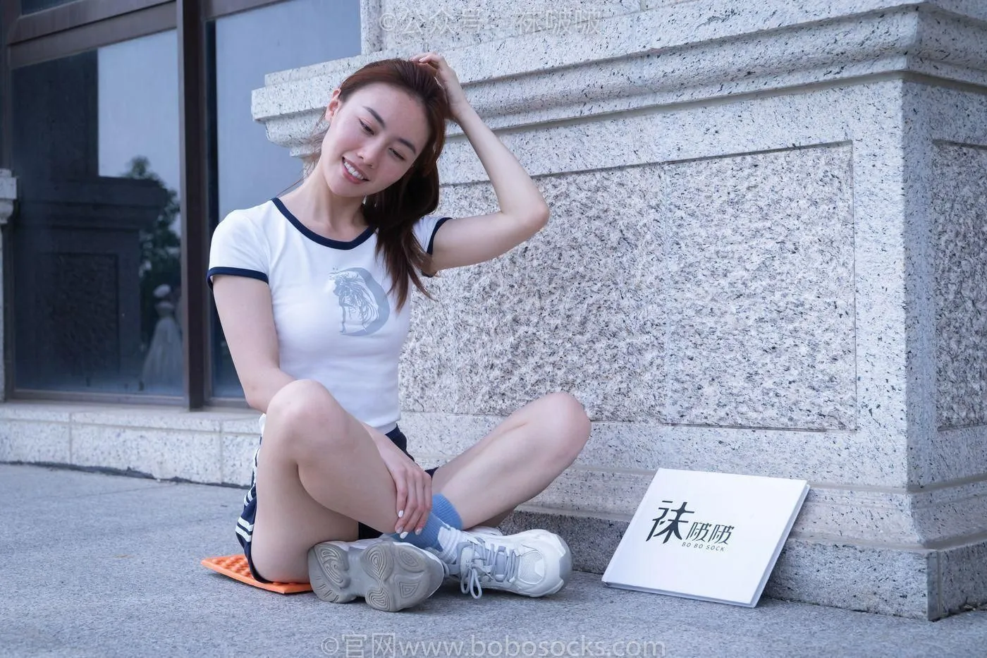 [BoBoSocks袜啵啵]NO.028 小米-运动鞋、白棉袜、裸足 [133P]插图3